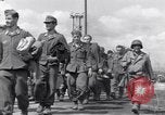 Immagine di Catturato prigionieri nazista Chambois Francia, 1944, secondo 54 filmato di repertorio 65675023538