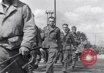 Immagine di Catturato prigionieri nazista Chambois Francia, 1944, secondo 59 filmato di repertorio 65675023538