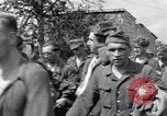Immagine di Catturato prigionieri nazista Chambois Francia, 1944, secondo 61 filmato di repertorio 65675023538