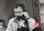 Standbild zivile Flugzeuge spotter United States USA, 1950, aus Sekunde 45 historischem Filmmaterial Videoclip 65675023553
