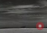 Immagine di F 86 Sabre di velivoli a getto United States USA, 1950, secondo 9 filmato di repertorio 65675023559