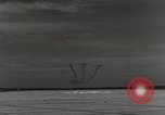 Immagine di F 86 Sabre di velivoli a getto United States USA, 1950, secondo 38 filmato di repertorio 65675023559