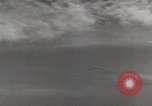 Immagine di F 86 Sabre di velivoli a getto United States USA, 1950, secondo 50 filmato di repertorio 65675023559