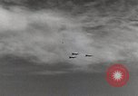 Immagine di F 86 Sabre di velivoli a getto United States USA, 1950, secondo 53 filmato di repertorio 65675023559