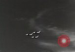 Immagine di F 86 Sabre di velivoli a getto United States USA, 1950, secondo 56 filmato di repertorio 65675023559