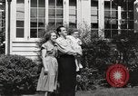 Immagine di Guardare la famiglia di aeromobili United States USA, 1950, secondo 13 filmato di repertorio 65675023560