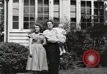 Immagine di Guardare la famiglia di aeromobili United States USA, 1950, secondo 18 filmato di repertorio 65675023560
