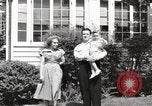 Immagine di Guardare la famiglia di aeromobili United States USA, 1950, secondo 25 filmato di repertorio 65675023560