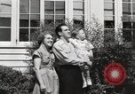 Immagine di Guardare la famiglia di aeromobili United States USA, 1950, secondo 36 filmato di repertorio 65675023560