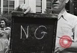 Immagine di Guardare la famiglia di aeromobili United States USA, 1950, secondo 48 filmato di repertorio 65675023560