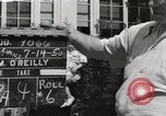 Immagine di Guardare la famiglia di aeromobili United States USA, 1950, secondo 49 filmato di repertorio 65675023560