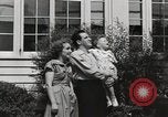 Immagine di Guardare la famiglia di aeromobili United States USA, 1950, secondo 59 filmato di repertorio 65675023560