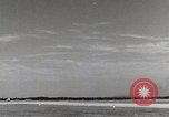 Immagine di F 86 Sabre di velivoli a getto United States USA, 1950, secondo 8 filmato di repertorio 65675023561