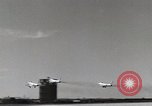 Immagine di F 86 Sabre di velivoli a getto United States USA, 1950, secondo 32 filmato di repertorio 65675023561