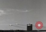 Immagine di F 86 Sabre di velivoli a getto United States USA, 1950, secondo 33 filmato di repertorio 65675023561