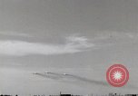 Immagine di F 86 Sabre di velivoli a getto United States USA, 1950, secondo 37 filmato di repertorio 65675023561