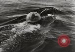 Immagine di Il tedesco Neger one-man carrier a siluro craft Lubeck Germania, 1944, secondo 12 filmato di repertorio 65675023573