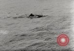 Immagine di Il tedesco Neger one-man carrier a siluro craft Lubeck Germania, 1944, secondo 22 filmato di repertorio 65675023573