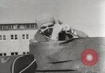 Immagine di Il tedesco Neger one-man carrier a siluro craft Lubeck Germania, 1944, secondo 28 filmato di repertorio 65675023573