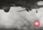 Immagine di Dissipatore di giapponese di Prince of Wales e la Repulse Singapore, 1941, secondo 29 filmato di repertorio 65675023574