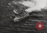 Immagine di Dissipatore di giapponese di Prince of Wales e la Repulse Singapore, 1941, secondo 36 filmato di repertorio 65675023574