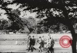 Immagine di Ufficiali britannici di rinuncia Singapore, 1942, secondo 18 filmato di repertorio 65675023575