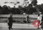 Immagine di Ufficiali britannici di rinuncia Singapore, 1942, secondo 20 filmato di repertorio 65675023575
