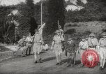 Immagine di Ufficiali britannici di rinuncia Singapore, 1942, secondo 29 filmato di repertorio 65675023575
