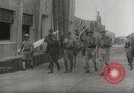 Immagine di Ufficiali britannici di rinuncia Singapore, 1942, secondo 39 filmato di repertorio 65675023575