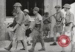 Immagine di Ufficiali britannici di rinuncia Singapore, 1942, secondo 47 filmato di repertorio 65675023575
