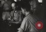 Immagine di Ufficiali britannici di rinuncia Singapore, 1942, secondo 62 filmato di repertorio 65675023575