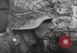 Immagine di Truppe tedesche di guardia in combattimento con le forze britanniche Europa, 1944, secondo 6 filmato di repertorio 65675023576