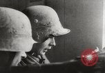 Immagine di Truppe tedesche di guardia in combattimento con le forze britanniche Europa, 1944, secondo 9 filmato di repertorio 65675023576