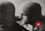 Immagine di Truppe tedesche di guardia in combattimento con le forze britanniche Europa, 1944, secondo 12 filmato di repertorio 65675023576