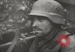 Immagine di Truppe tedesche di guardia in combattimento con le forze britanniche Europa, 1944, secondo 16 filmato di repertorio 65675023576