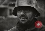Immagine di Truppe tedesche di guardia in combattimento con le forze britanniche Europa, 1944, secondo 25 filmato di repertorio 65675023576