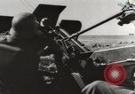 Image artilleurs antiaériens allemands bataille des attaques par des bombardiers soviétiques Crimée, 1941, de la seconde 9 séquences d'archives historiques vidéo 65675023585