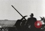 Image artilleurs antiaériens allemands bataille des attaques par des bombardiers soviétiques Crimée, 1941, de la seconde 11 séquences d'archives historiques vidéo 65675023585