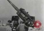 Image artilleurs antiaériens allemands bataille des attaques par des bombardiers soviétiques Crimée, 1941, de la seconde 18 séquences d'archives historiques vidéo 65675023585