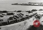 Immagine di Treni e camion a tedesco porto militare Kerch Crimea, 1941, secondo 15 filmato di repertorio 65675023586