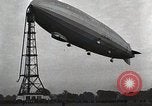 Standbild USA Marineluftschiff Los Angeles Dearborn Michigan USA, 1924, aus Sekunde 9 historischem Filmmaterial Videoclip 65675023589