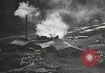 Standbild Holz Mühle Arbeitnehmer United States USA, 1926, aus Sekunde 10 historischem Filmmaterial Videoclip 65675023600