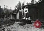 Standbild Holz Mühle Arbeitnehmer United States USA, 1926, aus Sekunde 17 historischem Filmmaterial Videoclip 65675023600