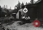 Standbild Holz Mühle Arbeitnehmer United States USA, 1926, aus Sekunde 19 historischem Filmmaterial Videoclip 65675023600