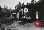 Standbild Holz Mühle Arbeitnehmer United States USA, 1926, aus Sekunde 20 historischem Filmmaterial Videoclip 65675023600