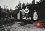 Standbild Holz Mühle Arbeitnehmer United States USA, 1926, aus Sekunde 21 historischem Filmmaterial Videoclip 65675023600