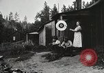 Standbild Holz Mühle Arbeitnehmer United States USA, 1926, aus Sekunde 22 historischem Filmmaterial Videoclip 65675023600