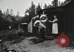 Standbild Holz Mühle Arbeitnehmer United States USA, 1926, aus Sekunde 23 historischem Filmmaterial Videoclip 65675023600