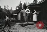 Standbild Holz Mühle Arbeitnehmer United States USA, 1926, aus Sekunde 28 historischem Filmmaterial Videoclip 65675023600
