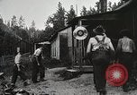 Standbild Holz Mühle Arbeitnehmer United States USA, 1926, aus Sekunde 30 historischem Filmmaterial Videoclip 65675023600